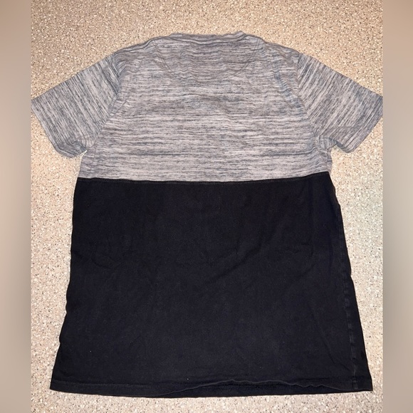 Hollister California ~ Men’s Medium ~ Black & Gray ~ Logo Tee ~ Short Sleeve - Picture 2 of 6